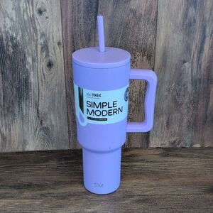 The Trek Simple Modern Dreamscap 40oz Tumbler NWT M301